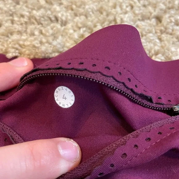 Lululemon Cropped Leggings size 4 - Picture 5 of 6